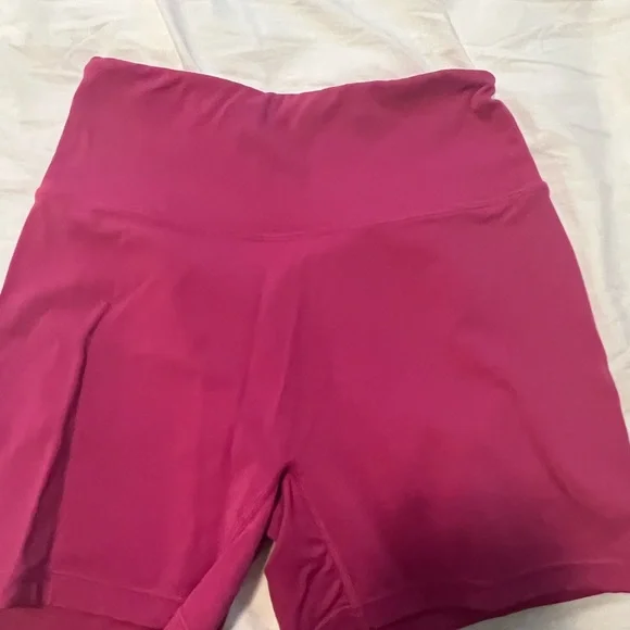 Alphalete shorts 6” pink - Picture 2 of 3